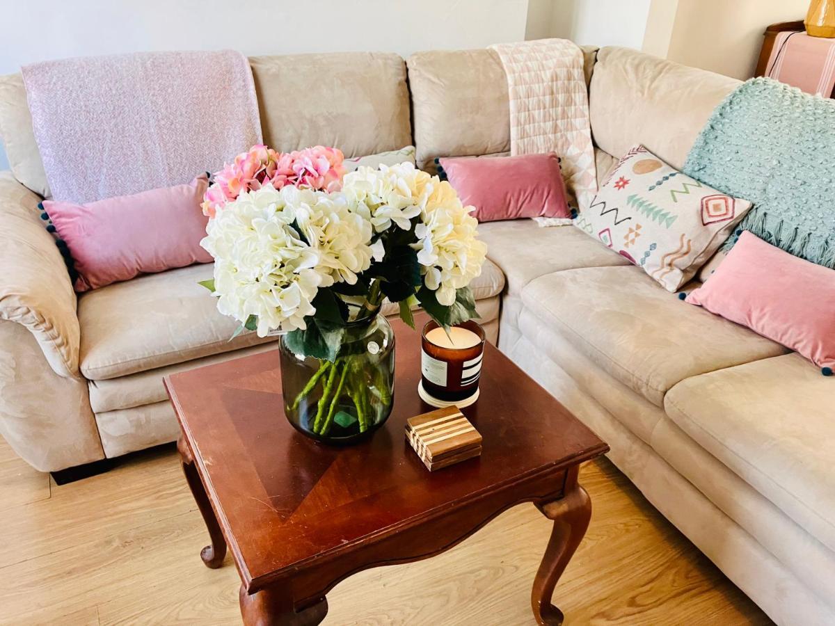 Romford Cottage - Close To Centre, Hospital Crownworks Studio Nissan And Stadium Of Light Sunderland  Bagian luar foto
