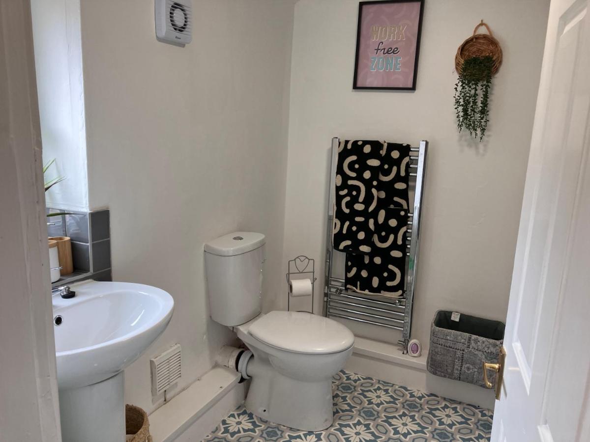 Romford Cottage - Close To Centre, Hospital Crownworks Studio Nissan And Stadium Of Light Sunderland  Bagian luar foto
